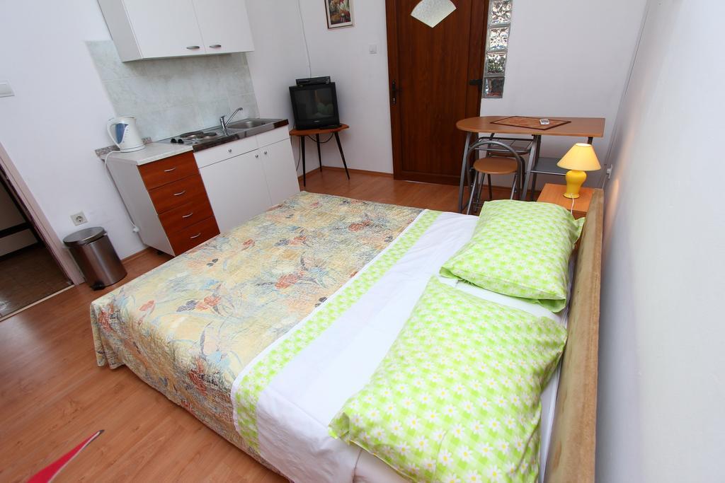 Apartments Antolovic Rovinj Habitación foto